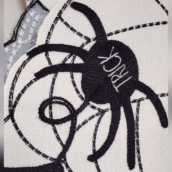 Pumpkin Table Runner with Spiders Trick or Treat 14" x 70" Halloween Table Decor - Picture 10 of 13